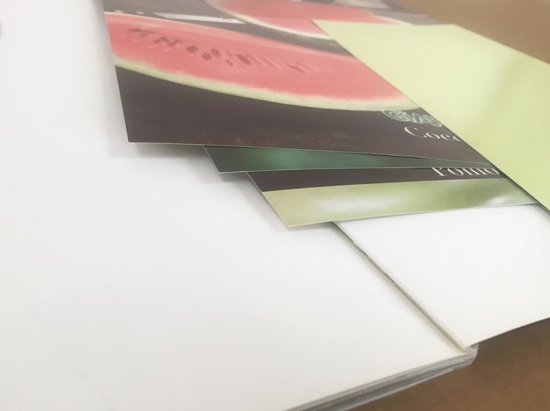 brochure con inserti a schede